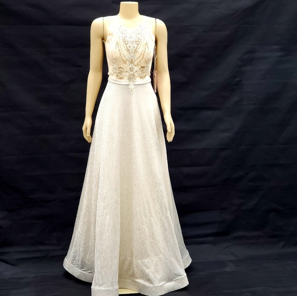bella Dresses & Skirts - Dress